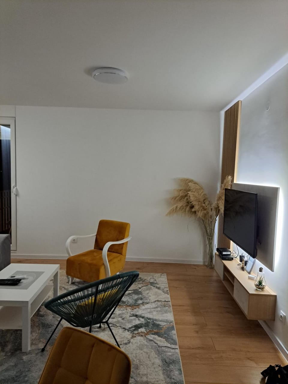 TV and multimedia, Living room, Seating area