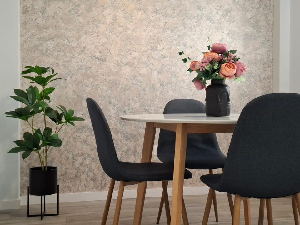 Seating area, Dining area