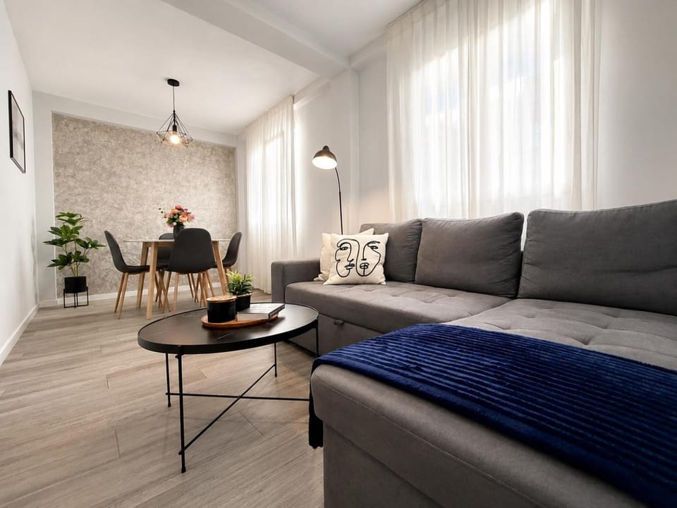Communal lounge/ TV room, Living room, Seating area