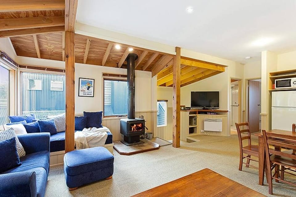 HAY SHED Chalet, alpine-getaways Apartment in Dinner Plain