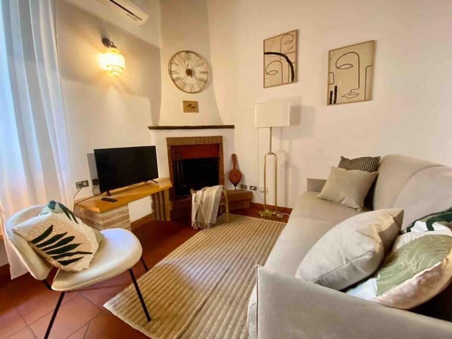 Urban House - Charming Home Navigli Milan Center Apartment in Milan