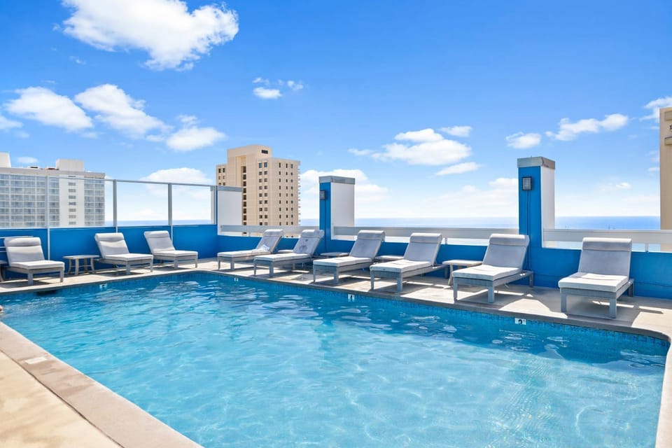 Day, Pool view, Swimming pool, Swimming pool, sunbed