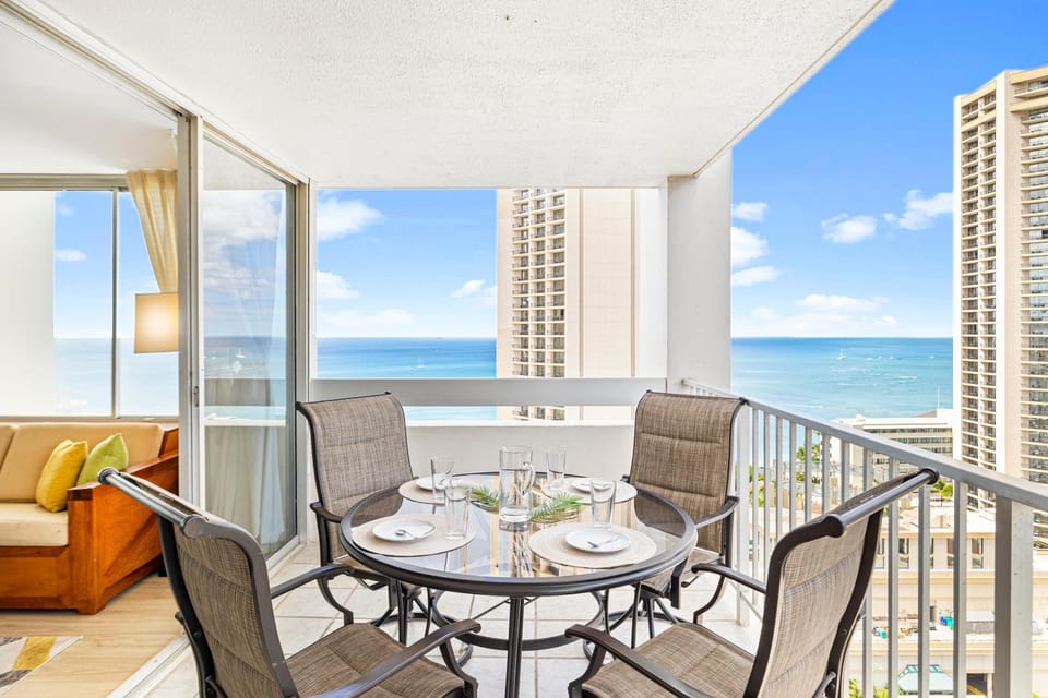 Patio, Day, View (from property/room), Balcony/Terrace, Living room, Seating area, Dining area, Sea view