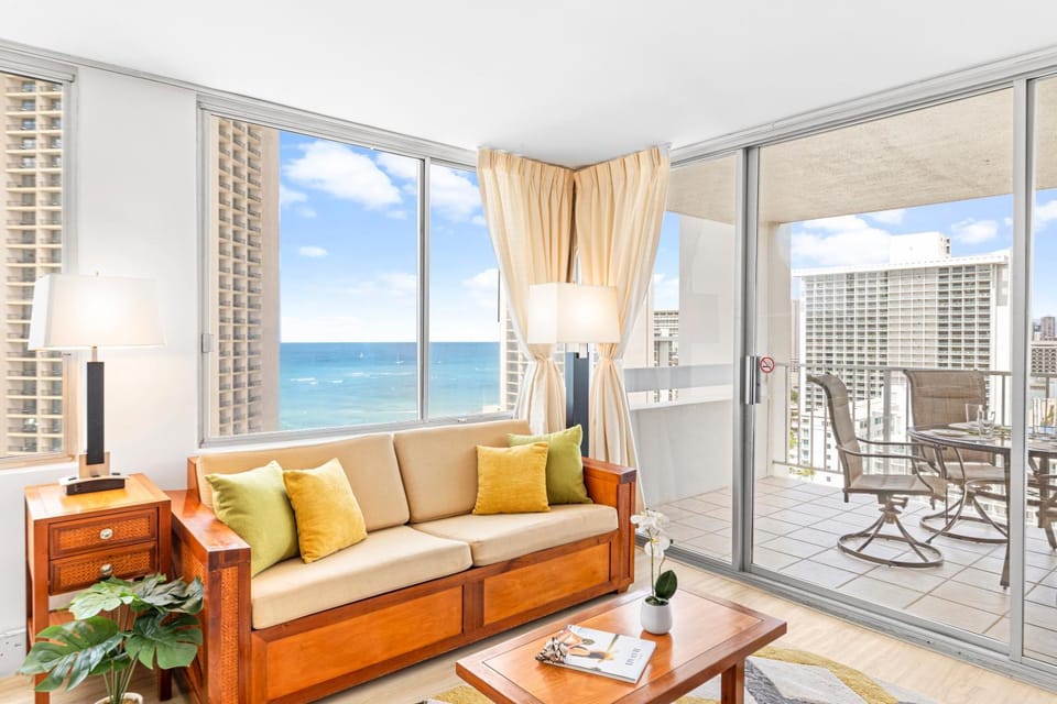 Balcony/Terrace, Living room, Seating area, Sea view