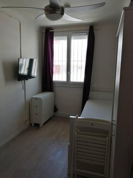 Appartement pas cher en Bord de mer avec Piscine Apartment in Canet-en-Roussillon
