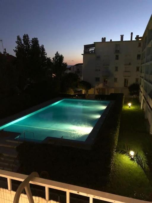 Appartement pas cher en Bord de mer avec Piscine Apartment in Canet-en-Roussillon
