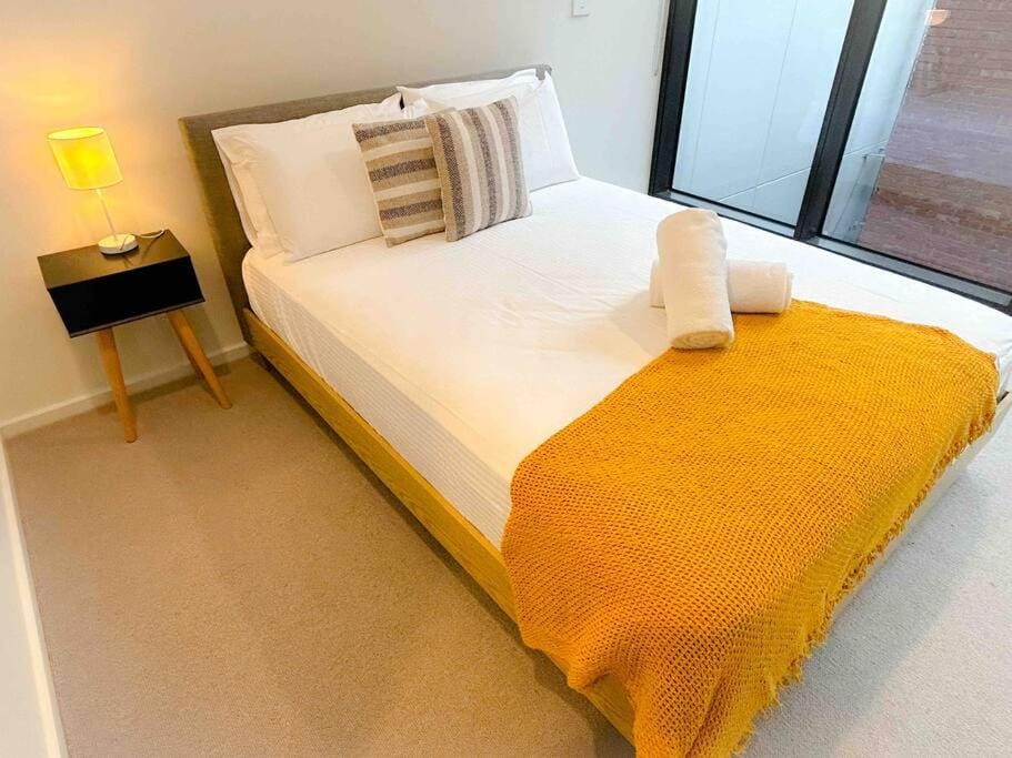 Moonee Ponds Living on Young - 205 Apartment in Melbourne