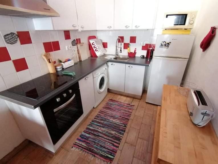 Kitchen or kitchenette, minibar, pet friendly, stove, toaster, washing machine
