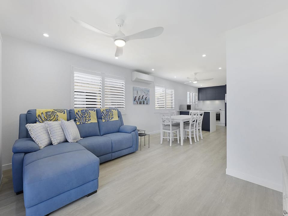 Clayton Garden Unit 5 Golden Beach Apartment in Golden Beach