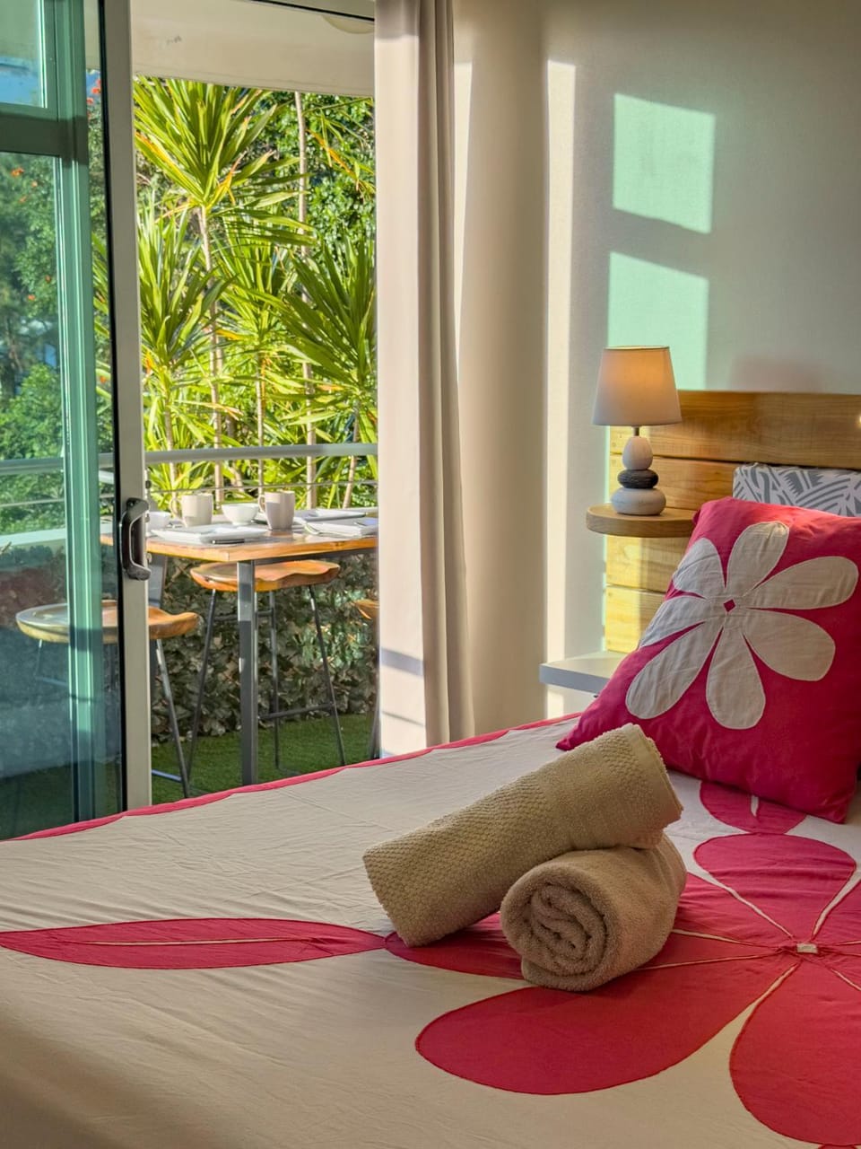 Bed, Garden, Photo of the whole room, Bedroom, Garden view, towels