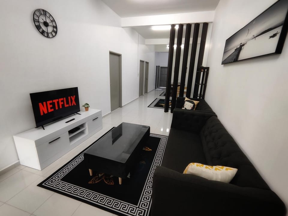 TV and multimedia, Seating area, Evening entertainment