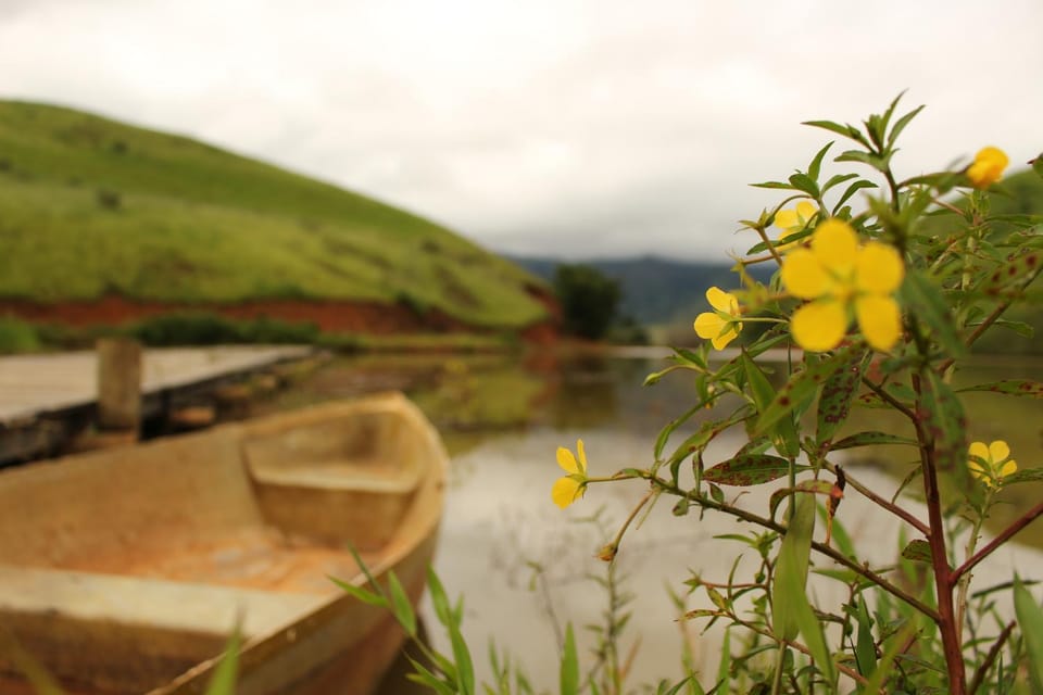 Natural landscape, Lake view, Mountain view, Internal: Not applicable to any particular room