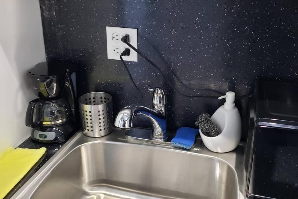 Coffee/tea facilities, Kitchen or kitchenette