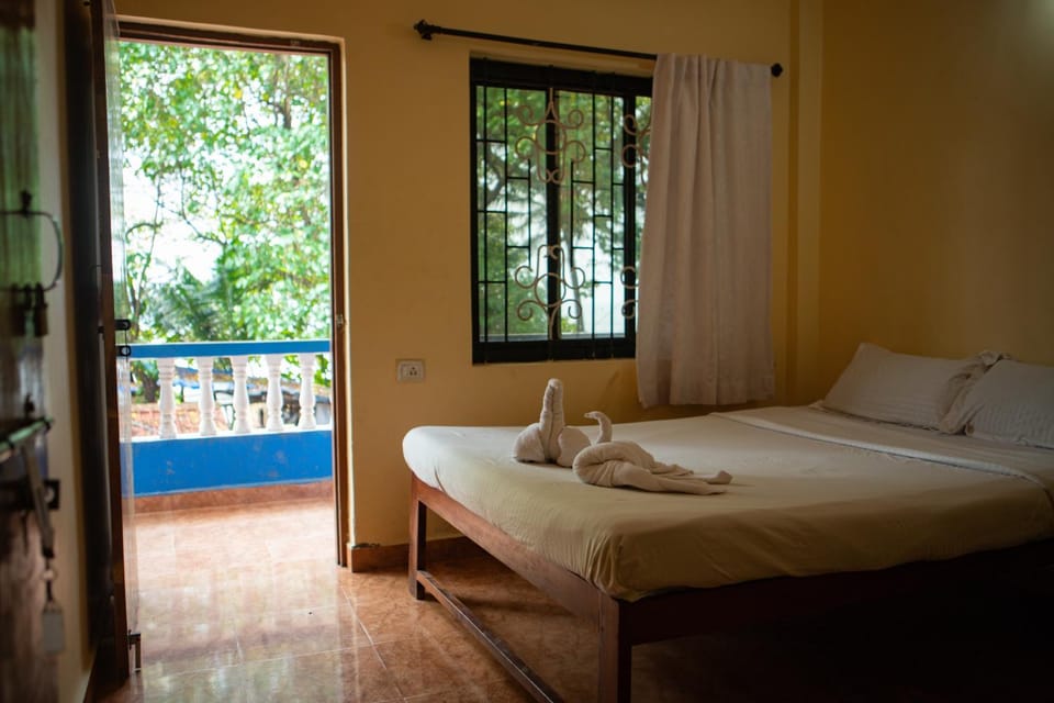 12 Monks - Beachfront Hostel Hostel in Goa, India