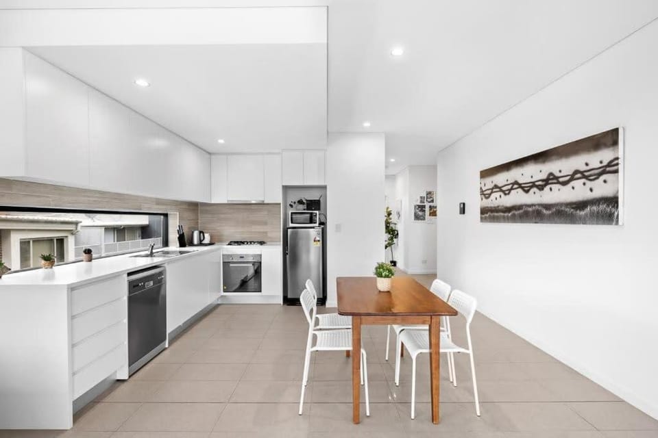 New Modern 2BR 2baths Apt in Homebush Sleeps 6 Apartment in Sydney