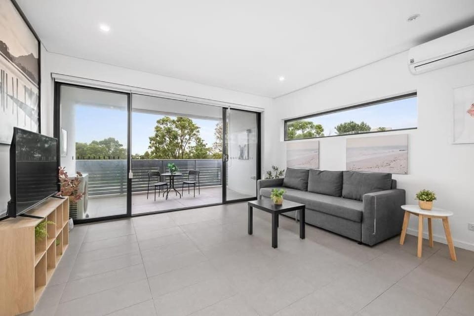 New Modern 2BR 2baths Apt in Homebush Sleeps 6 Apartment in Sydney