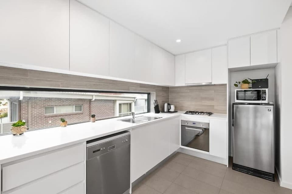 New Modern 2BR 2baths Apt in Homebush Sleeps 6 Apartment in Sydney