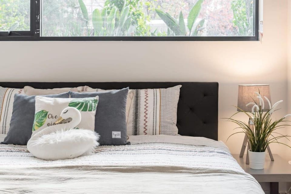 King bed Apt Study Homebush Sleeps 3 Apartment in Sydney