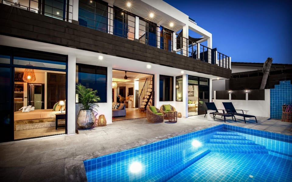 Property building, Balcony/Terrace, Swimming pool