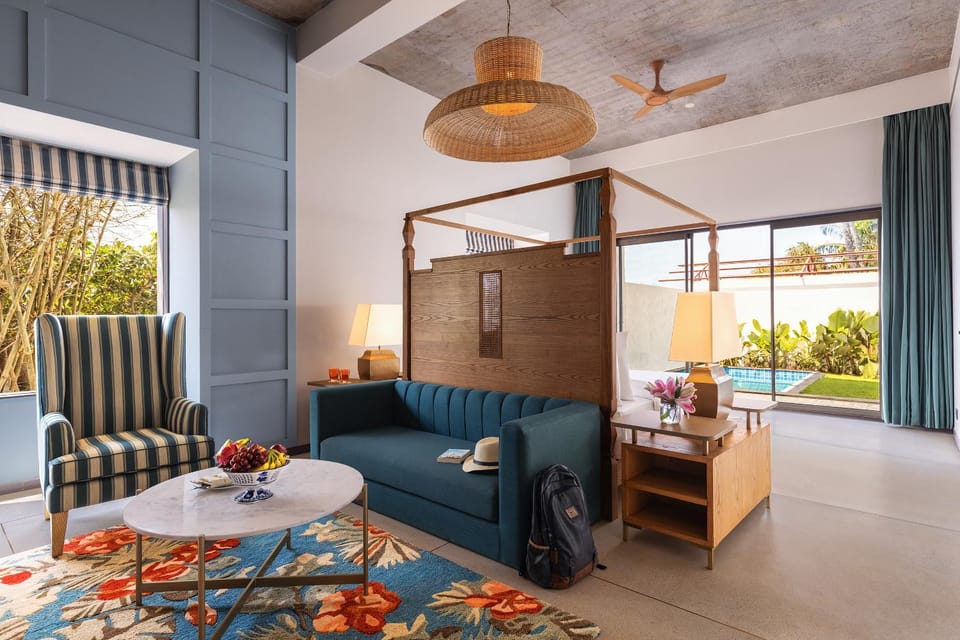 Bed, View (from property/room), Living room, Seating area