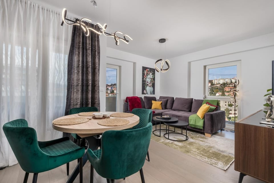 Living room, Dining area