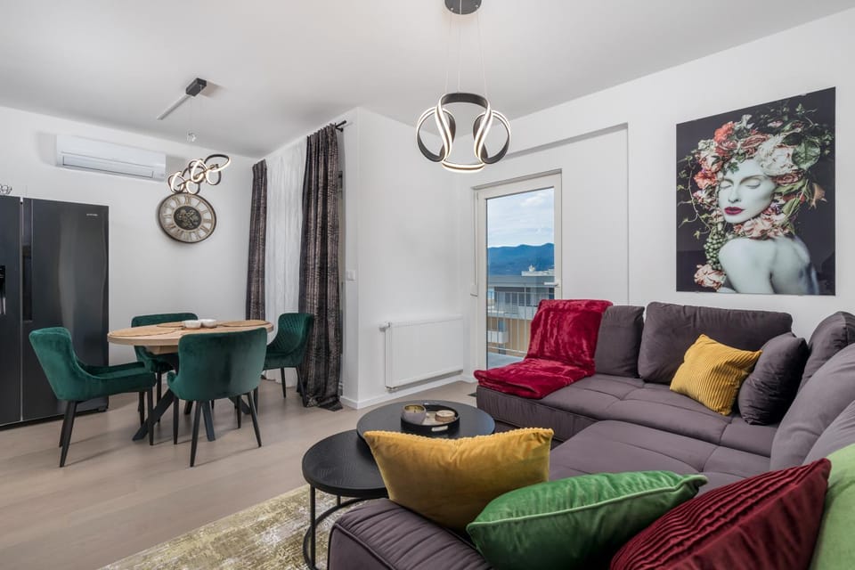 Living room, Dining area, air conditioner