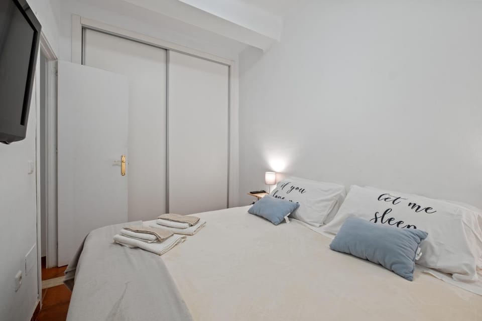 Bed, Bedroom, wardrobe