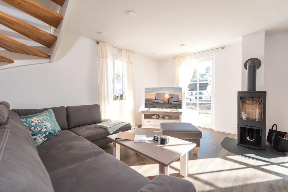 Living room, fireplace