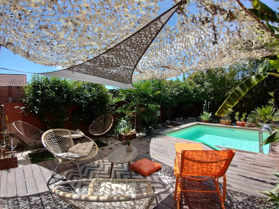 Studio rouge Lagon Apartment in Provence