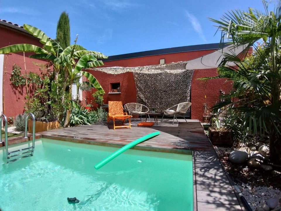 Studio rouge Lagon Apartment in Provence