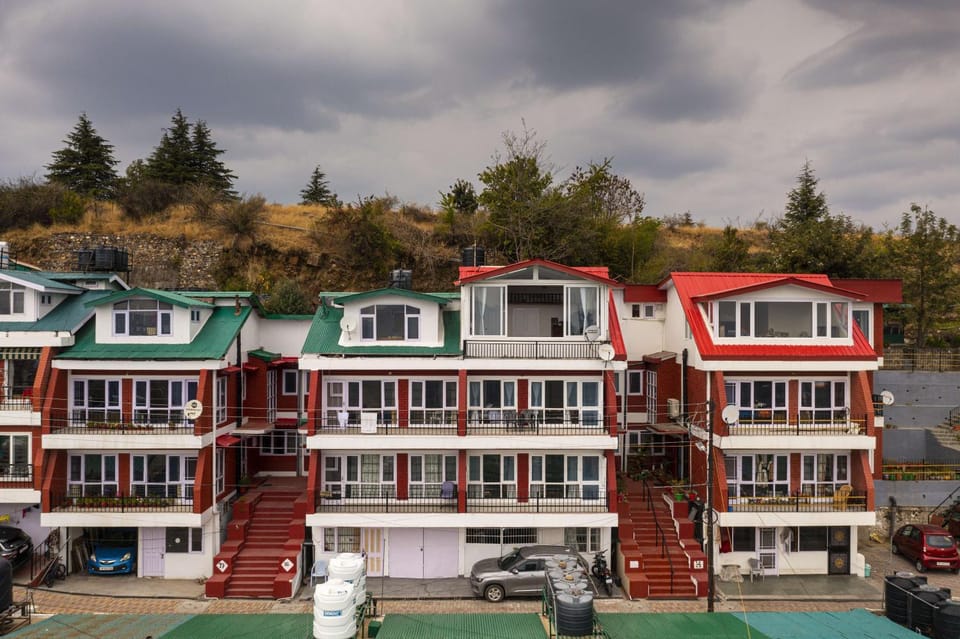 Property building, Neighbourhood, Street view, Parking
