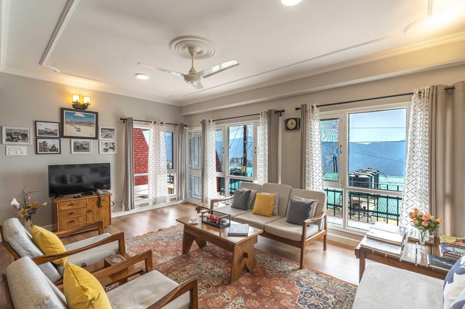 Communal lounge/ TV room, TV and multimedia, Living room, Seating area
