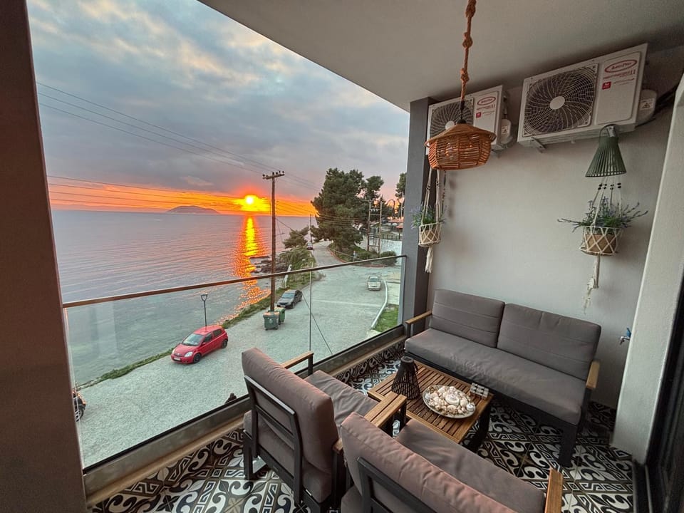 Patio, Natural landscape, Balcony/Terrace, Sea view
