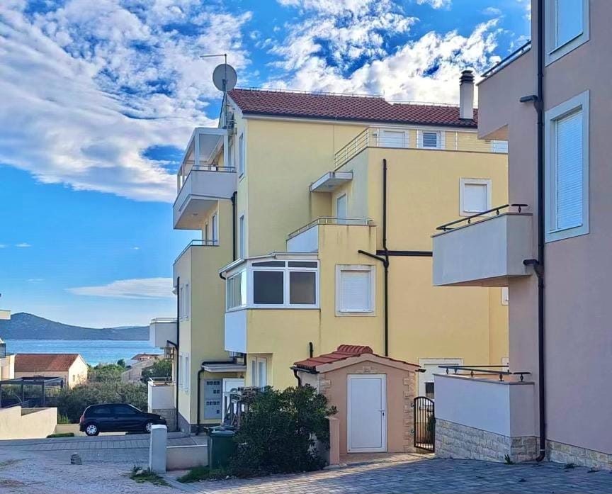 Day, Sea view
