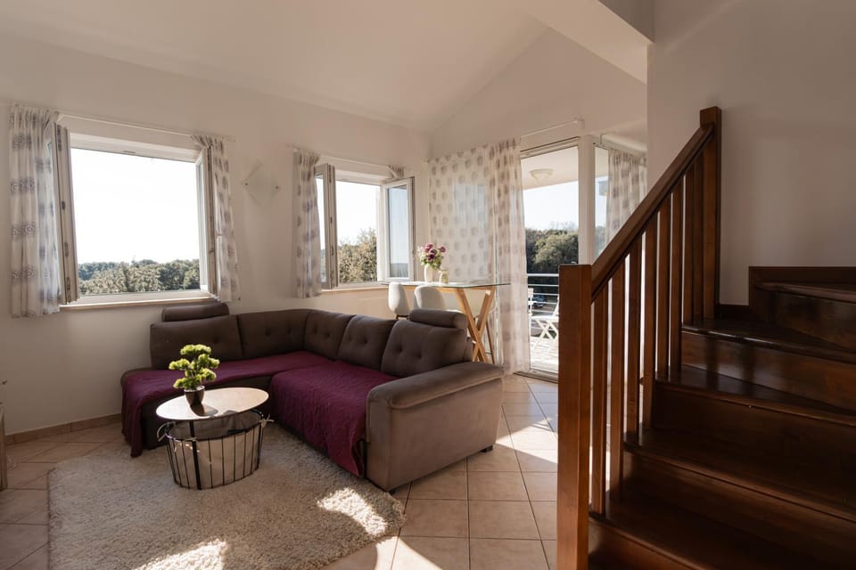 View (from property/room), Balcony/Terrace, Living room, Seating area