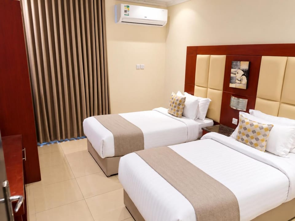 Bed, Photo of the whole room, Bedroom, air conditioner
