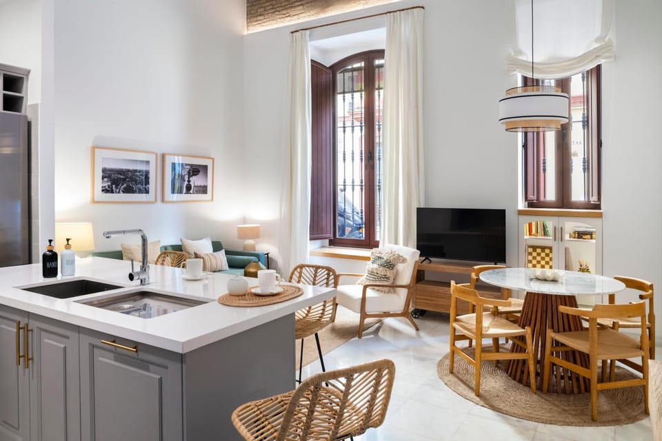 TV and multimedia, Kitchen or kitchenette, Living room