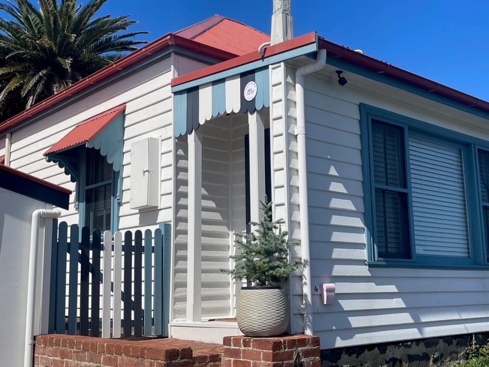 Property building, Day