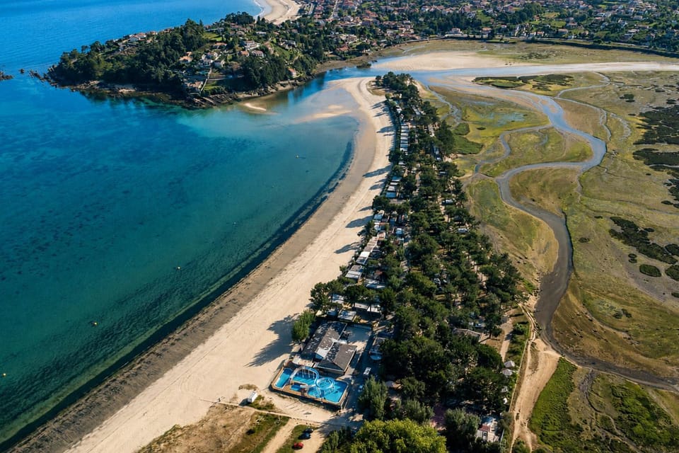 Kampaoh Bayona Playa Luxury tent in Viana do Castelo District, Portugal