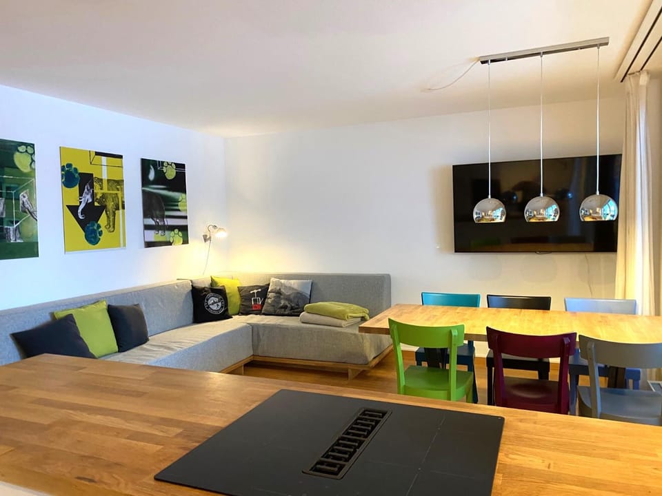 Living room, Dining area