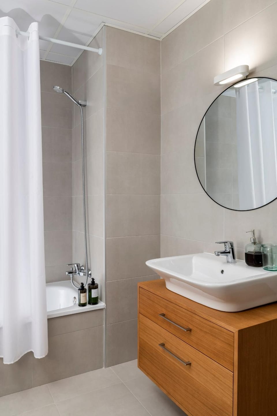 Bathroom, Bath