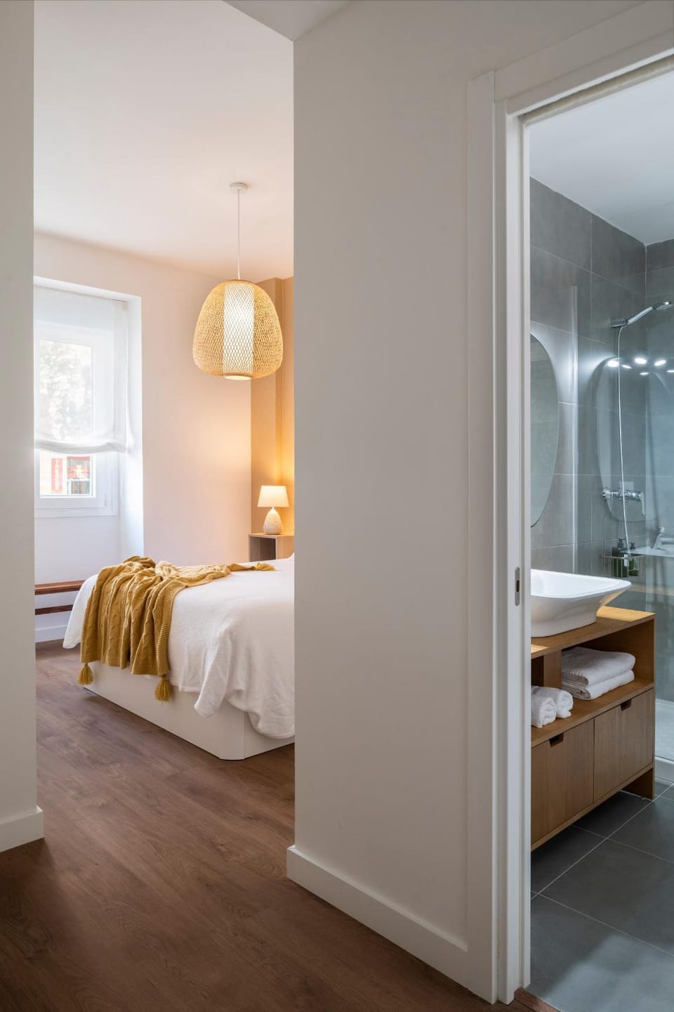 Bathroom, Photo of the whole room, Bedroom