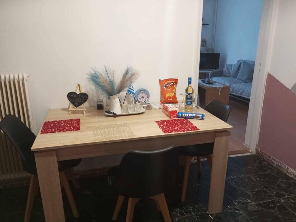 Apartment - Sleeps 4 & Free Parking Apartment in Chania