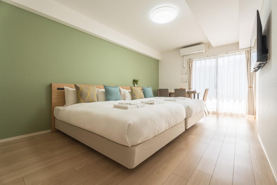 Bed, TV and multimedia, Living room, Photo of the whole room, Dining area, Bedroom