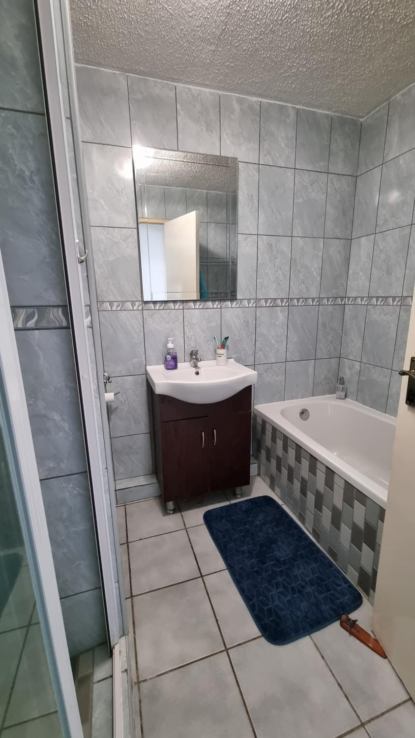 Bathroom, Bath