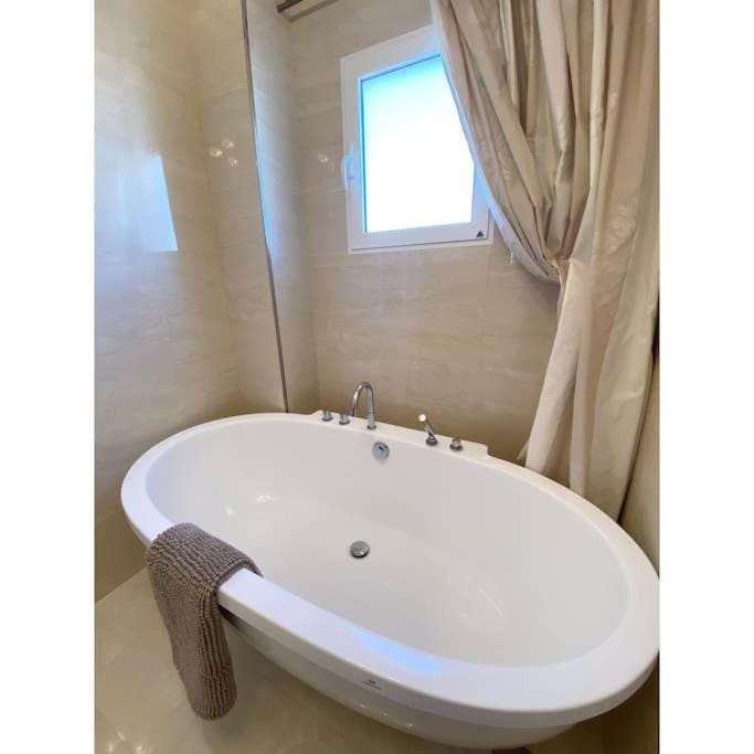 Bathroom, Bath