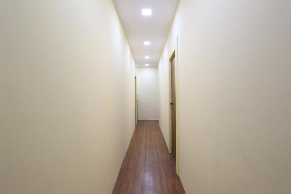 Hotel Crown Goregaon Mumbai Bed and Breakfast in Mumbai