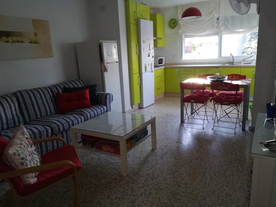 Kitchen or kitchenette, Living room