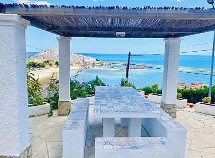 View (from property/room), Balcony/Terrace, Living room, Dining area, Mountain view, Sea view
