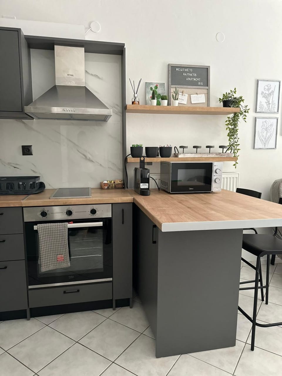 Kitchen or kitchenette, oven, stove